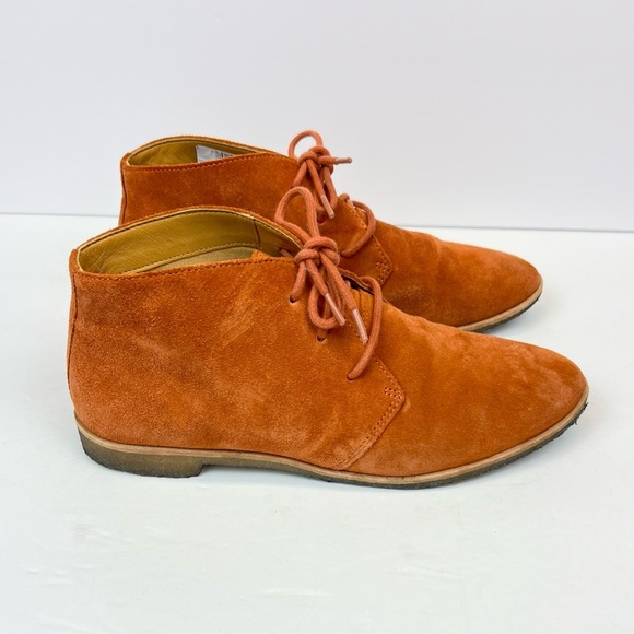Clarks Orange Chukka Boots Suede Lace-Up Women’s Size 8M - Picture 1 of 9